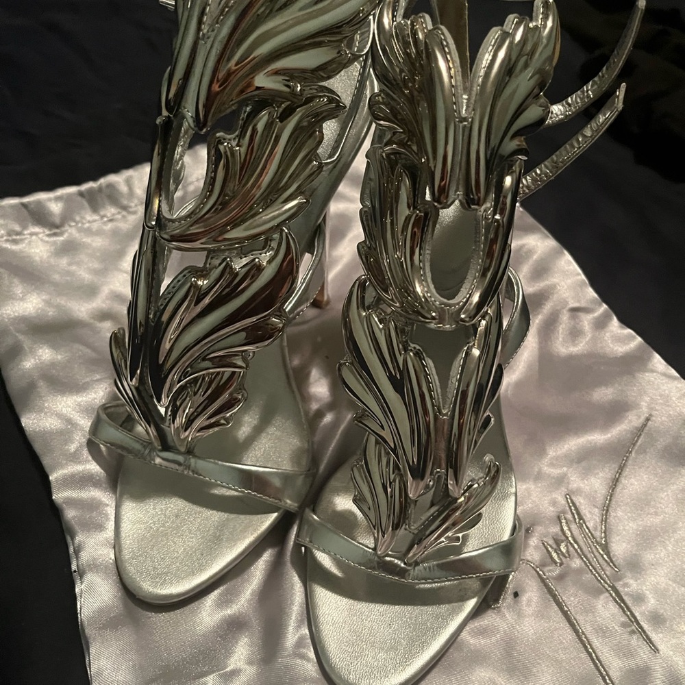 Giuseppe Zanotti x Kanye West metallic Silver Cruel Summer Wing Heels - Picture 1 of 2